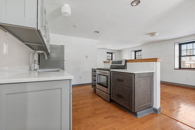 2294 Providence Rd, Northbridge, MA 01534