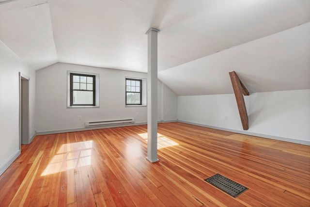 2294 Providence Rd, Northbridge, MA 01534