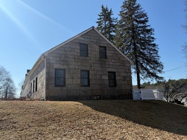 2294 Providence Rd, Northbridge, MA 01534