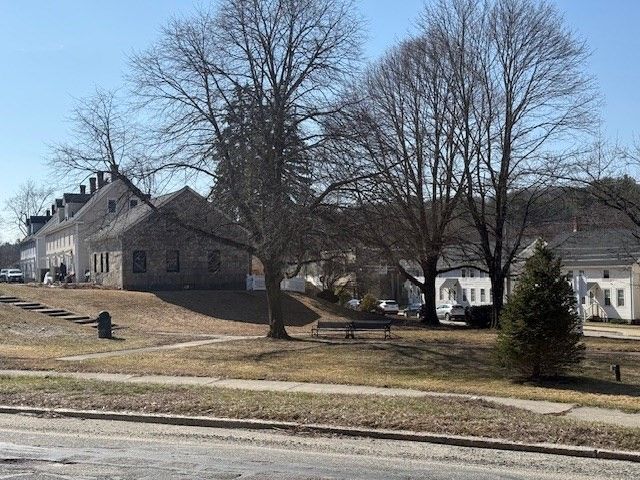 2294 Providence Rd, Northbridge, MA 01534