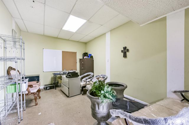 130 S 4th Street 1, La Porte, TX 77571