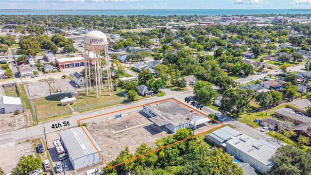 130 S 4th Street 1, La Porte, TX 77571