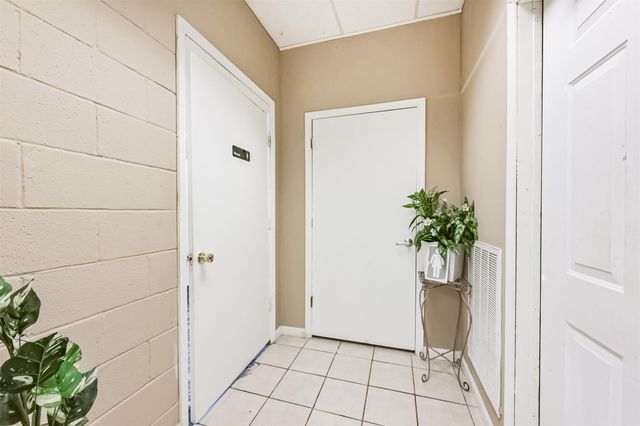 130 S 4th Street 1, La Porte, TX 77571