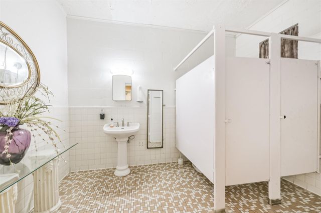 130 S 4th Street 1, La Porte, TX 77571