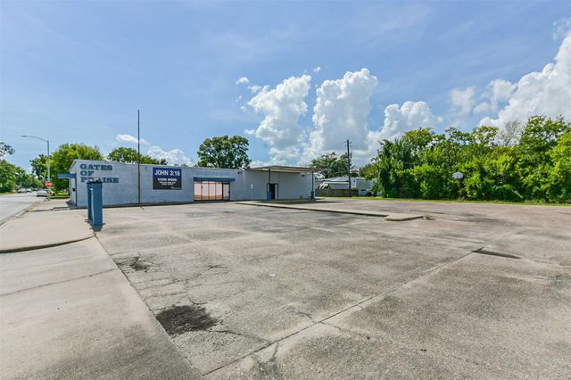 130 S 4th Street 1, La Porte, TX 77571