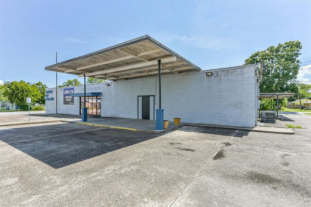 130 S 4th Street 1, La Porte, TX 77571