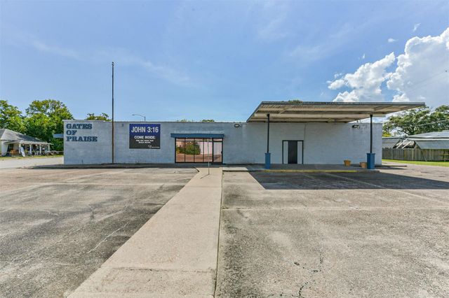 130 S 4th Street 1, La Porte, TX 77571