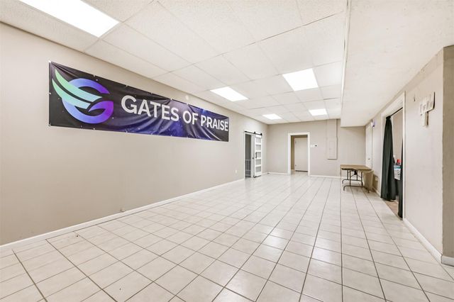 130 S 4th Street 1, La Porte, TX 77571