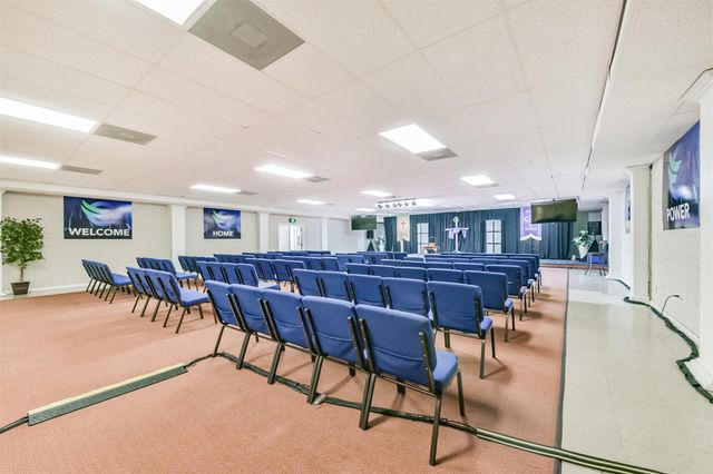 130 S 4th Street 1, La Porte, TX 77571