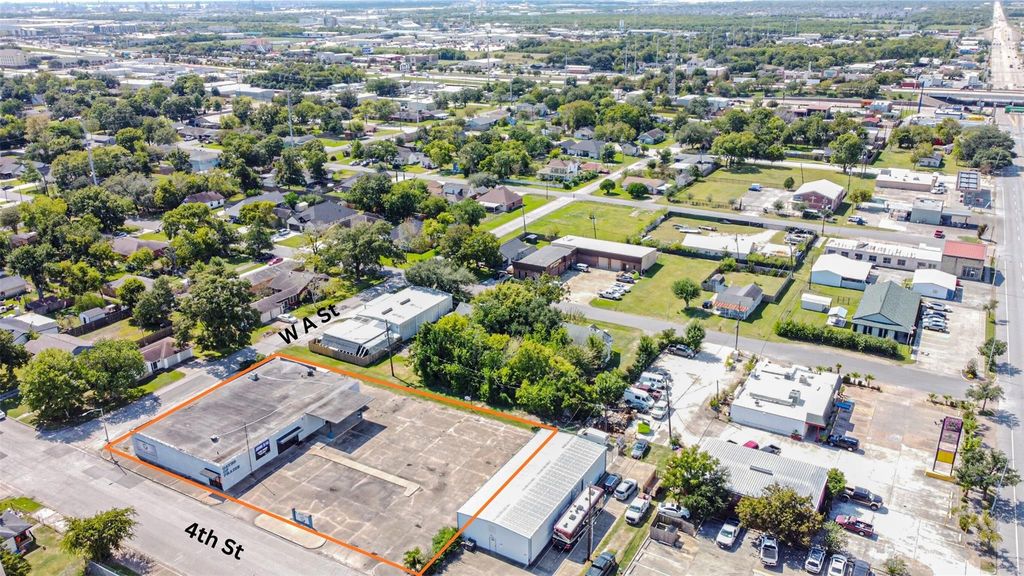 130 S 4th Street 1, La Porte, TX 77571