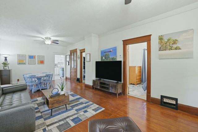 118 W 18th Street, Holland, MI 49423