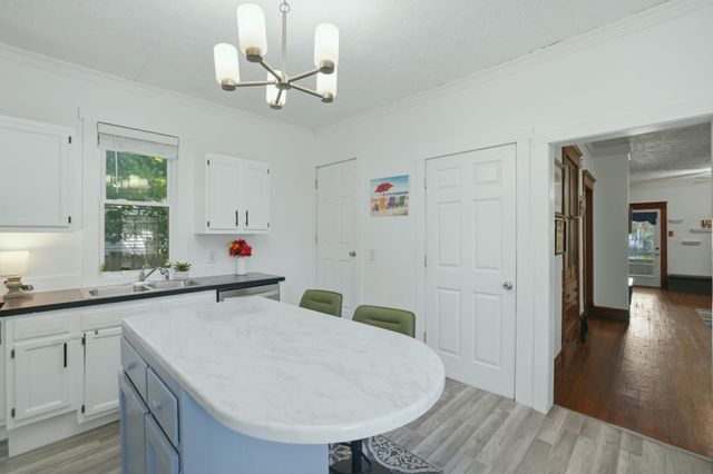 118 W 18th Street, Holland, MI 49423