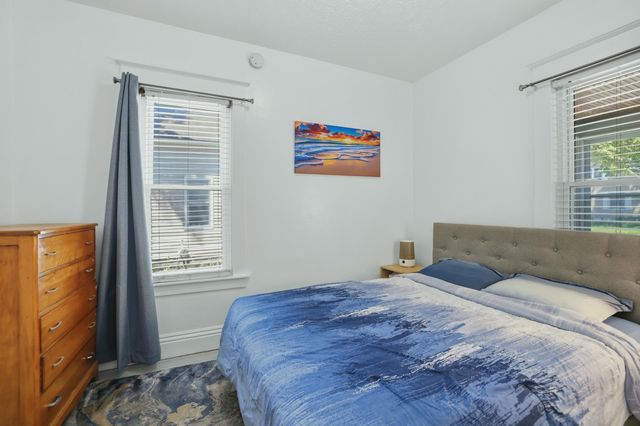118 W 18th Street, Holland, MI 49423