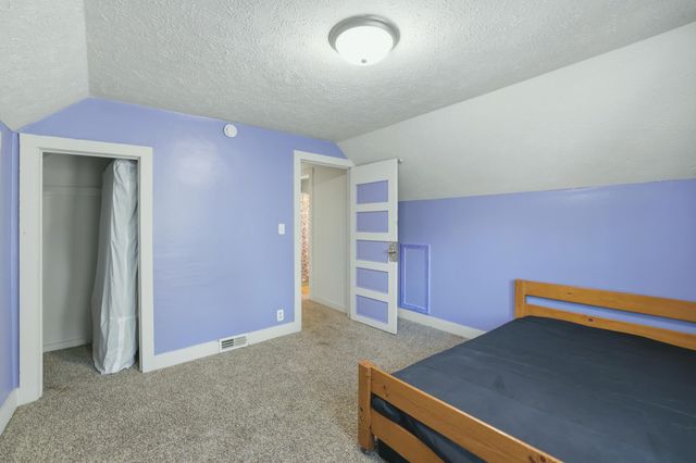 118 W 18th Street, Holland, MI 49423
