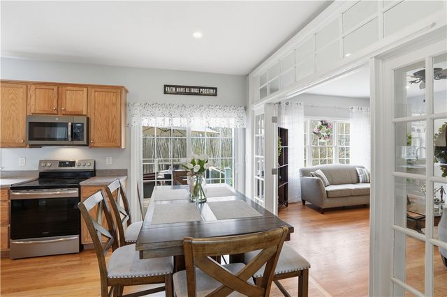 52 Hummingbird Lane, Cranston, RI 02921