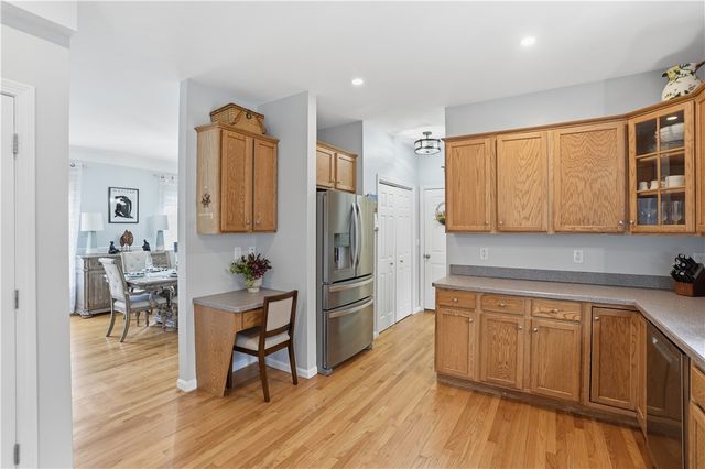 52 Hummingbird Lane, Cranston, RI 02921