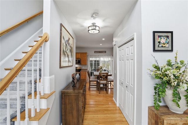 52 Hummingbird Lane, Cranston, RI 02921