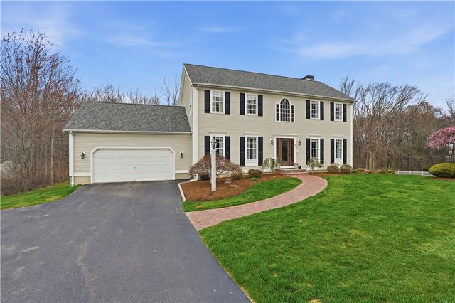 52 Hummingbird Lane, Cranston, RI 02921