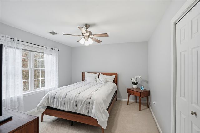 52 Hummingbird Lane, Cranston, RI 02921