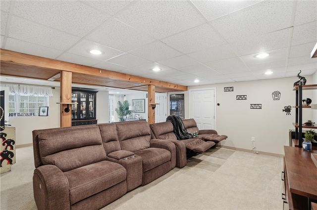 52 Hummingbird Lane, Cranston, RI 02921