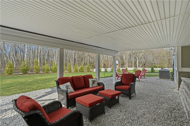 52 Hummingbird Lane, Cranston, RI 02921