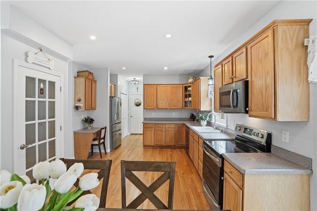 52 Hummingbird Lane, Cranston, RI 02921