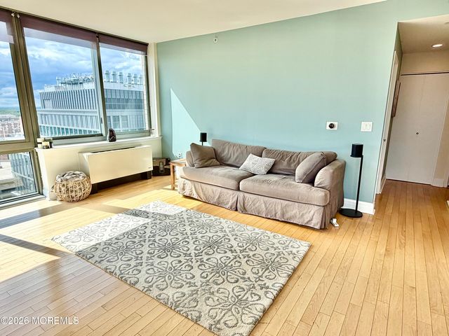 1 Spring Street 2104, New Brunswick, NJ 08901