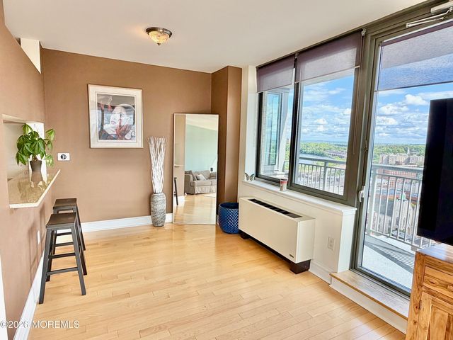 1 Spring Street 2104, New Brunswick, NJ 08901