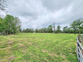 215 County Road 734, Buna, TX 77612