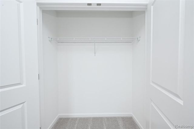 4861 Parkside Lane, Troy, MI 48085