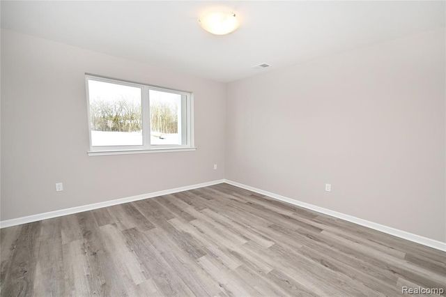 4861 Parkside Lane, Troy, MI 48085