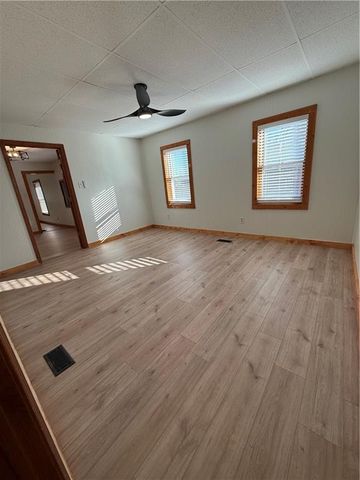 352 N 32nd Street, Kansas City, KS 66102