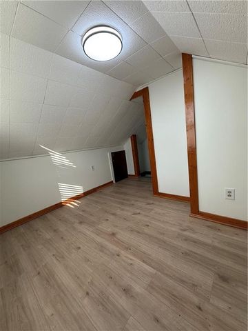 352 N 32nd Street, Kansas City, KS 66102