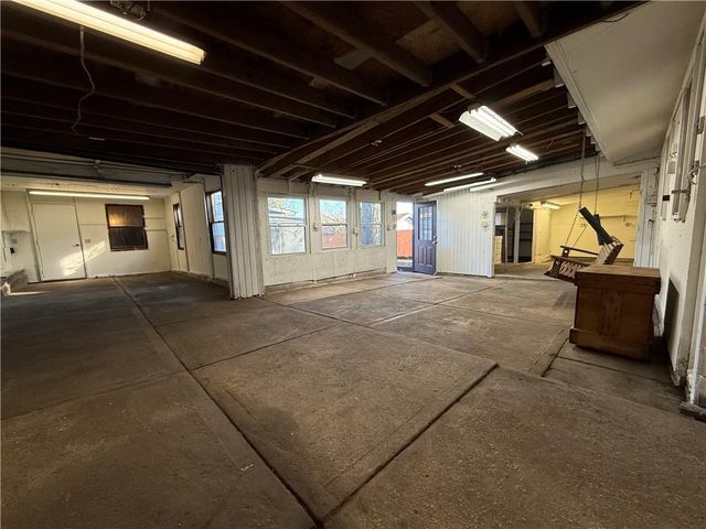 352 N 32nd Street, Kansas City, KS 66102