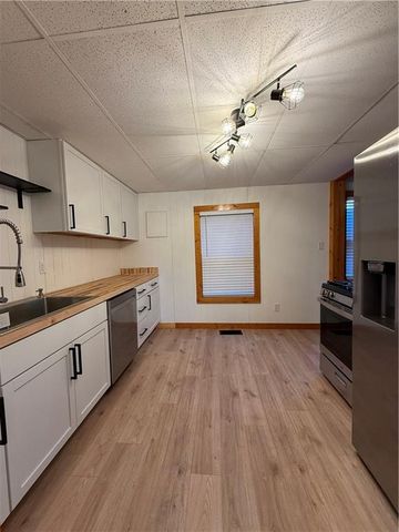 352 N 32nd Street, Kansas City, KS 66102