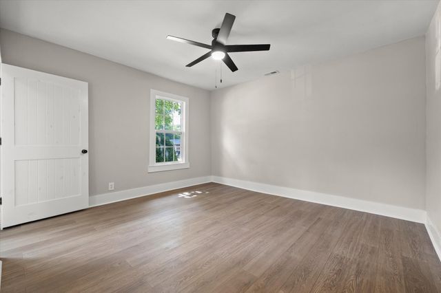 1009 N Hawthorne Street, Chattanooga, TN 37406