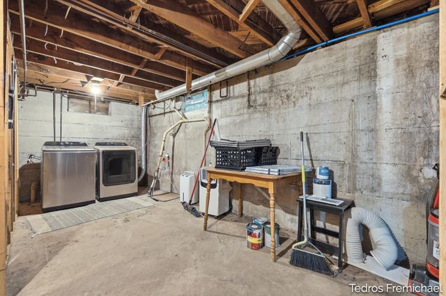 3372 Evert Street NW, Grand Rapids, MI 49534