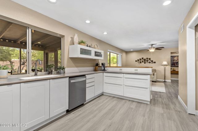 10685 E Oakwood Drive, Tucson, AZ 85749
