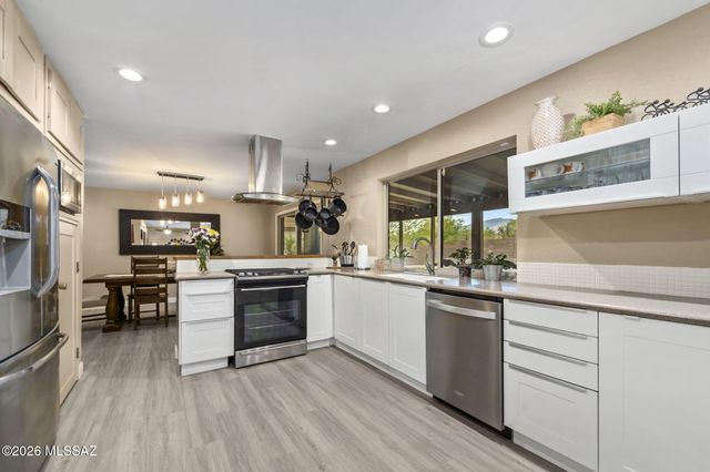 10685 E Oakwood Drive, Tucson, AZ 85749