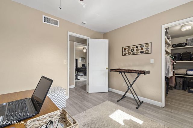 10685 E Oakwood Drive, Tucson, AZ 85749