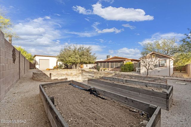 10685 E Oakwood Drive, Tucson, AZ 85749