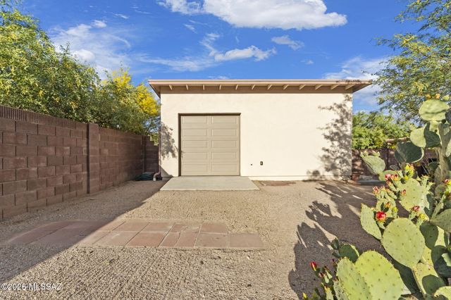 10685 E Oakwood Drive, Tucson, AZ 85749