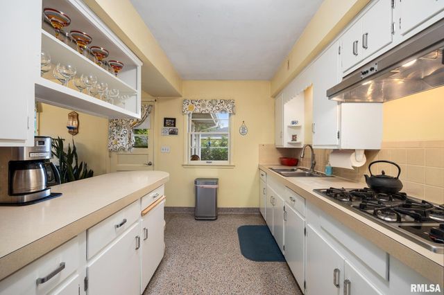 1702 W CHRISTINE Avenue, Peoria, IL 61614