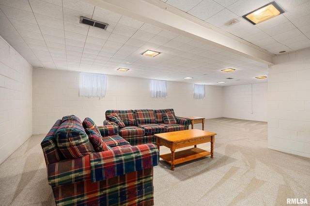 1702 W CHRISTINE Avenue, Peoria, IL 61614