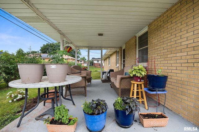 1702 W CHRISTINE Avenue, Peoria, IL 61614
