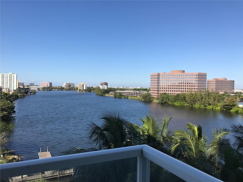 5099 NW 7th St 703, Miami, FL 33126