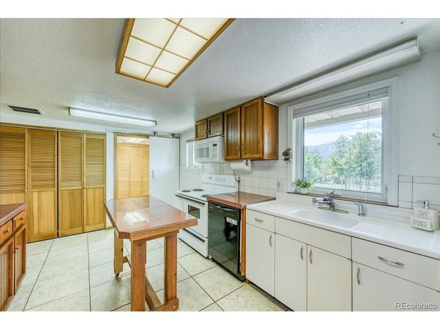 38 D Rd, Silverthorne, CO 80498