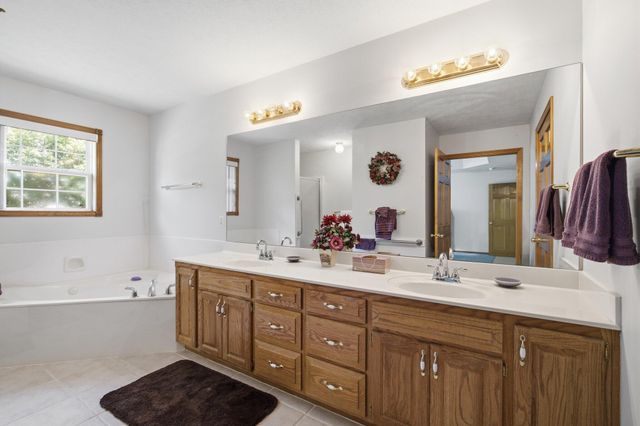 1611 E Barnes Street, Ozark, MO 65721