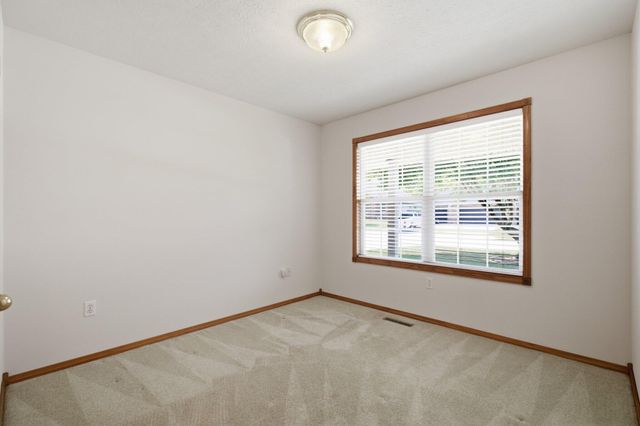 1611 E Barnes Street, Ozark, MO 65721