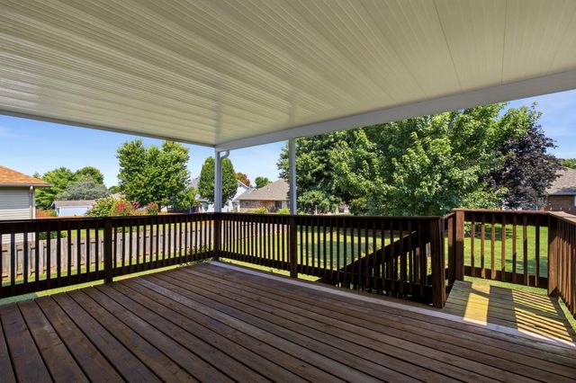 1611 E Barnes Street, Ozark, MO 65721